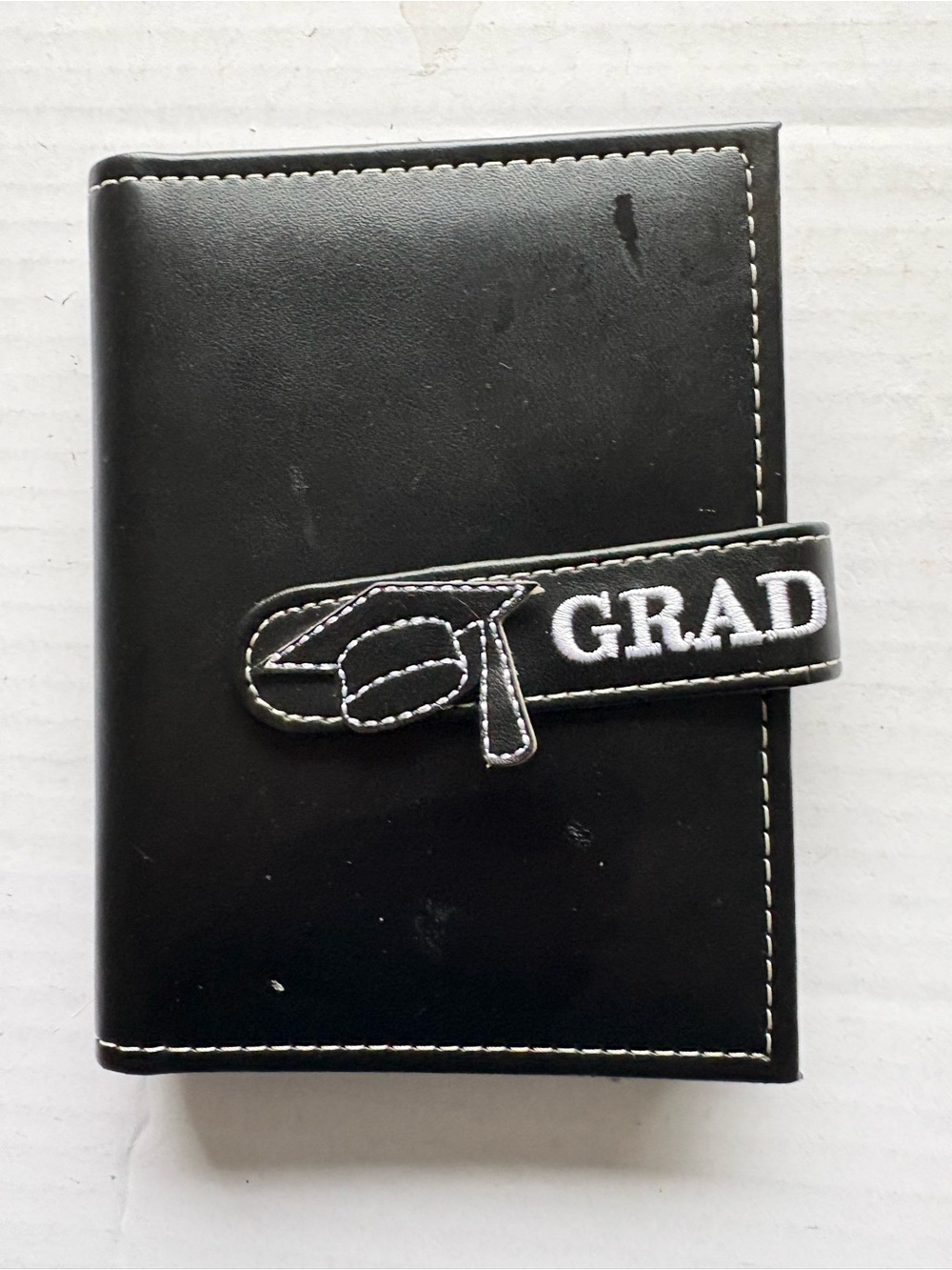 Source Unknown Black Graduation Picture Holder with 'GRAD' Snap Strap 36 Pics